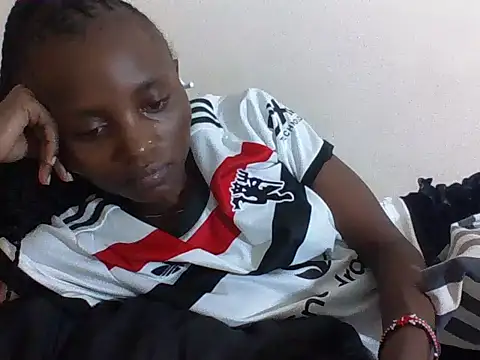 SexyNeedle22 online show from 10.19.25