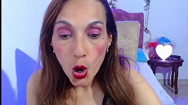 italagomez  online show from 11.07.25