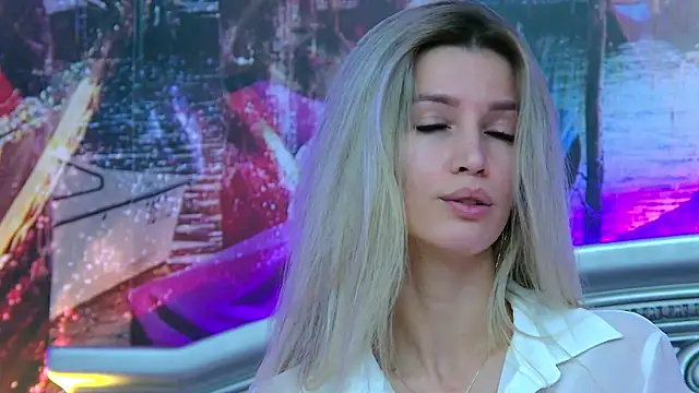 IvySamek online show from 10.06.25