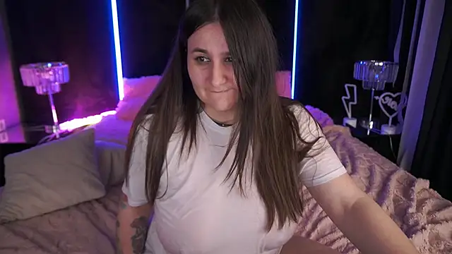 JuicyBeRrys online show from 01.11.25