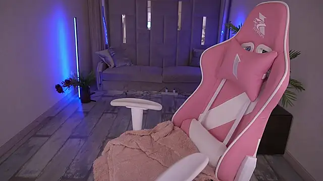 JuicyBeRrys online show from 01.17.25