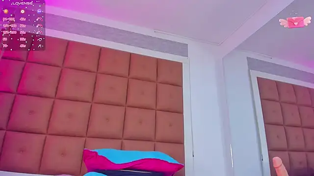 ELLA KELLY online show from 02.12.25