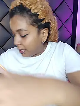 Snapshot of ELLA_KELLY chatting on 05.15.26 ELLA KELLY online show from 05.15.26