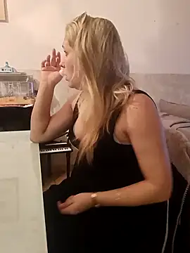 Snapshot of Chatonne69 chatting on 12.28.24 Chatonne69 online show from 12.28.24