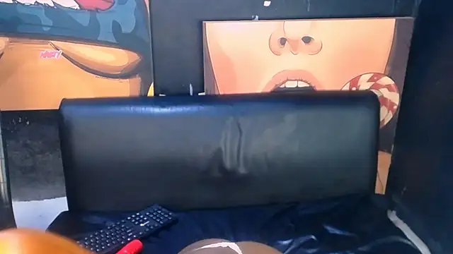 Snapshot of Ebonycutiex chatting on 10.27.25 Ebonycutiex online show from 10.27.25