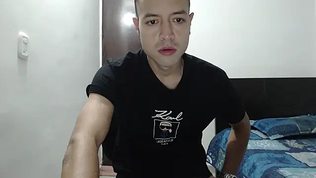 Snapshot of dimitriquiet05 chatting on 12.17.24 dimitriquiet05 online show from 12.17.24