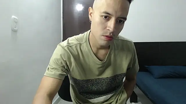 Snapshot of dimitriquiet05 chatting on 12.24.24 dimitriquiet05 online show from 12.24.24