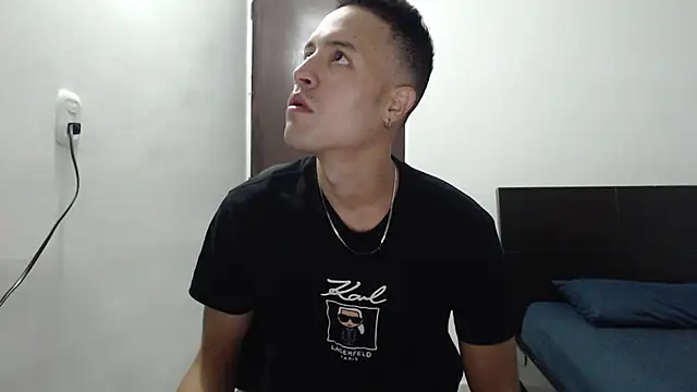 Snapshot of dimitriquiet05 chatting on 12.31.24 dimitriquiet05 online show from 12.31.24