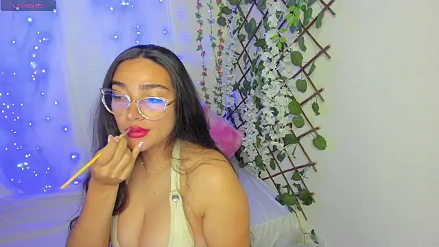 Snapshot of zara41 chatting on 06.17.26 zara41 online show from 06.17.26