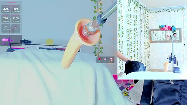 Tiffanny Love  online show from 03.21.25