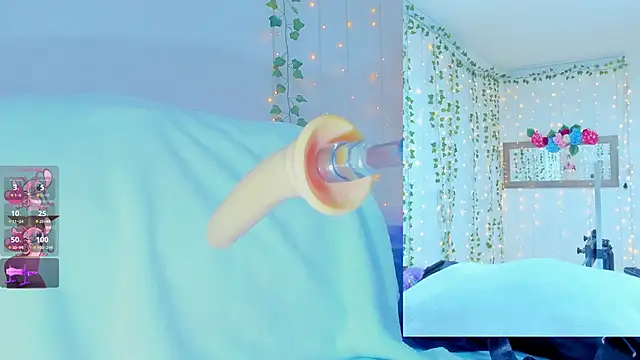 Tiffanny Love  online show from 09.24.25