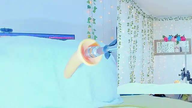 Tiffanny Love  online show from 10.08.25