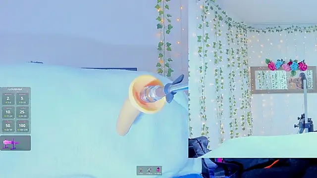 Tiffanny Love  online show from 10.22.25