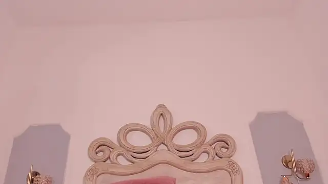 Snapshot of Sara__Williams chatting on 10.10.25 Sara Williams online show from 10.10.25