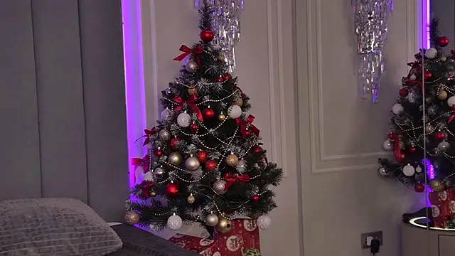 ChloeMarsch online show from 12.16.25