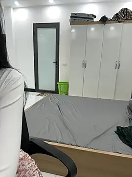 Snapshot of Louis_Baby chatting on 11.03.25 Louis Baby online show from 11.03.25