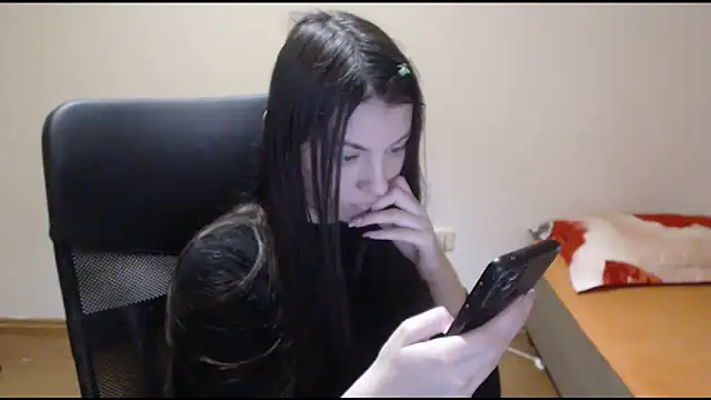 Snapshot of CuteJollie4U chatting on 12.13.24 CuteJollie4U online show from 12.13.24