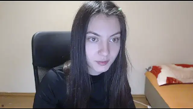 Snapshot of CuteJollie4U chatting on 12.13.24 CuteJollie4U online show from 12.13.24