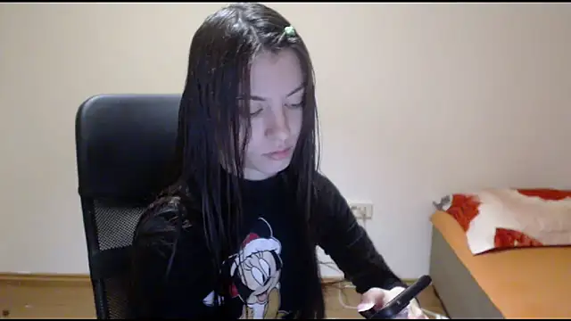 Snapshot of CuteJollie4U chatting on 12.14.24 CuteJollie4U online show from 12.14.24