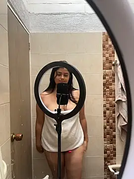 Snapshot of Stephania_18 chatting on 11.16.25 Stephania 18 online show from 11.16.25