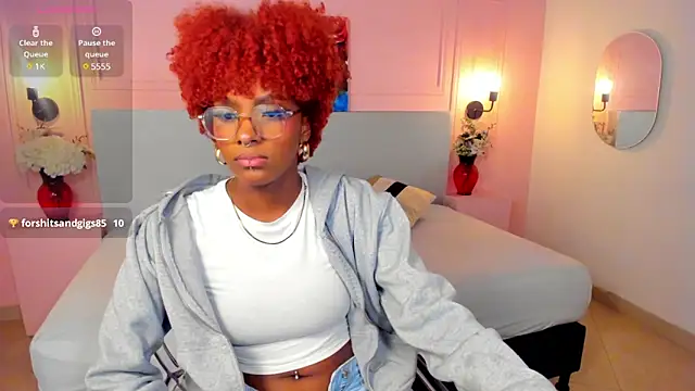 Snapshot of LiannaDixon chatting on 02.06.25 LiannaDixon online show from 02.06.25