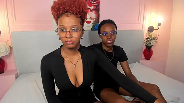 Snapshot of LiannaDixon chatting on 02.11.25 LiannaDixon online show from 02.11.25