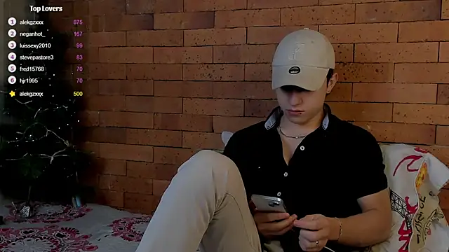 Snapshot of Ares_Dickson chatting on 12.15.24 Ares Dickson online show from 12.15.24