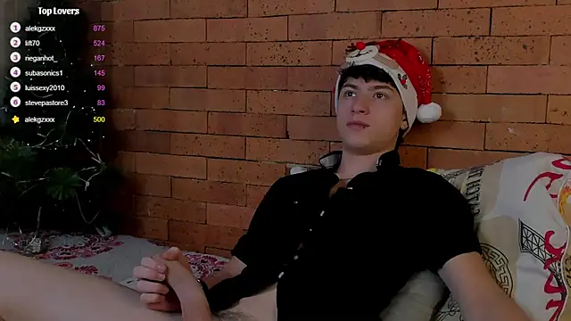 Snapshot of Ares_Dickson chatting on 12.15.24 Ares Dickson online show from 12.15.24