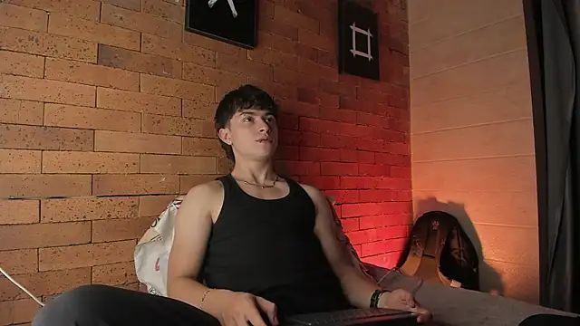 Snapshot of Ares_Dickson chatting on 12.27.24 Ares Dickson online show from 12.27.24