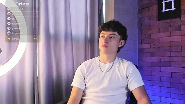 Snapshot of Ares_Dickson chatting on 01.29.25 Ares Dickson online show from 01.29.25