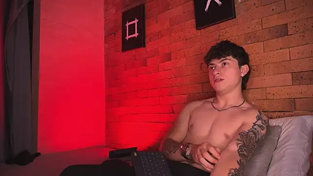 Snapshot of Ares_Dickson chatting on 03.15.25 Ares Dickson online show from 03.15.25