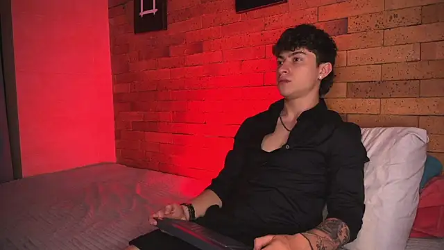 Snapshot of Ares_Dickson chatting on 03.16.25 Ares Dickson online show from 03.16.25