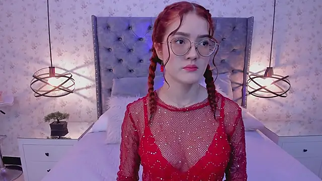 Snapshot of MiaWinx chatting on 12.14.24 MiaWinx online show from 12.14.24