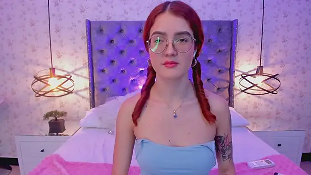 Snapshot of MiaWinx chatting on 01.09.25 MiaWinx online show from 01.09.25