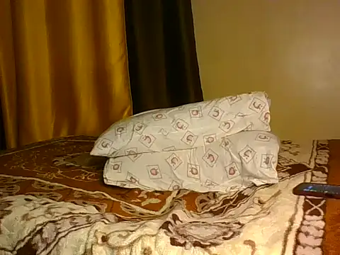 Snapshot of Missshelo chatting on 09.25.25 Missshelo online show from 09.25.25