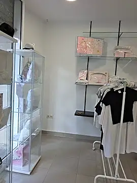 GatitaXD27 online show from 10.24.25