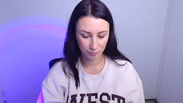 Loren Moa online show from 10.09.25