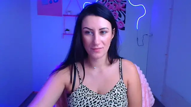 Loren Moa online show from 11.02.25