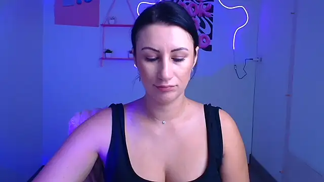 Loren Moa online show from 11.12.25