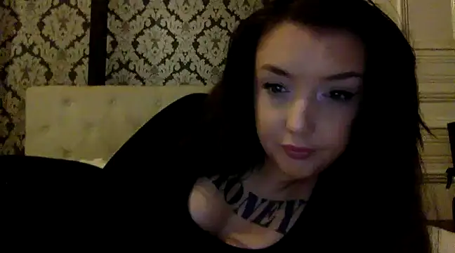LucyLuxee19 online show from 12.02.24