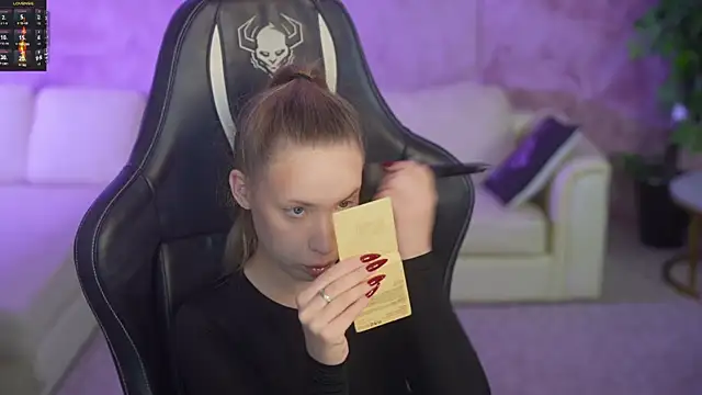 Linda054 online show from 10.30.25