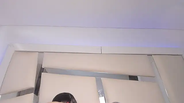 Snapshot of chrystal_js chatting on 02.20.25 chrystal js online show from 02.20.25