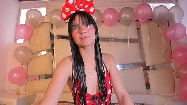 Snapshot of chrystal_js chatting on 10.17.25 chrystal js online show from 10.17.25