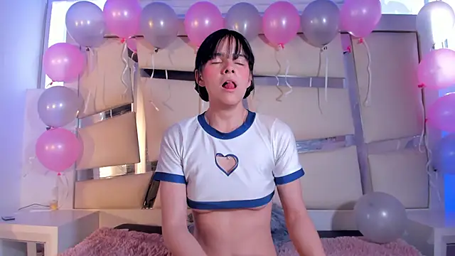 Snapshot of chrystal_js chatting on 10.20.25 chrystal js online show from 10.20.25