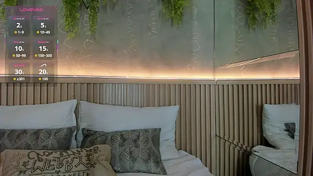 Lana Lann online show from 12.15.25