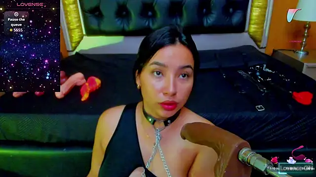 Snapshot of AniEvans_ chatting on 10.20.25 AniEvans online show from 10.20.25