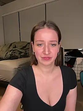 Snapshot of nerdynina chatting on 12.15.24 nerdynina online show from 12.15.24