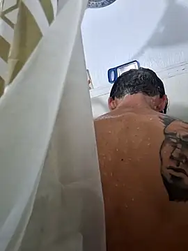 Snapshot of Robriguezxxx chatting on 09.30.25 Robriguezxxx online show from 09.30.25