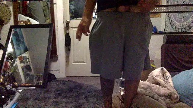 Snapshot of Robriguezxxx chatting on 10.13.25 Robriguezxxx online show from 10.13.25