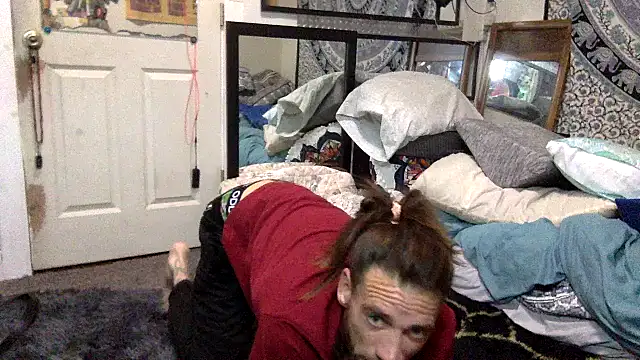 Snapshot of Robriguezxxx chatting on 10.21.25 Robriguezxxx online show from 10.21.25